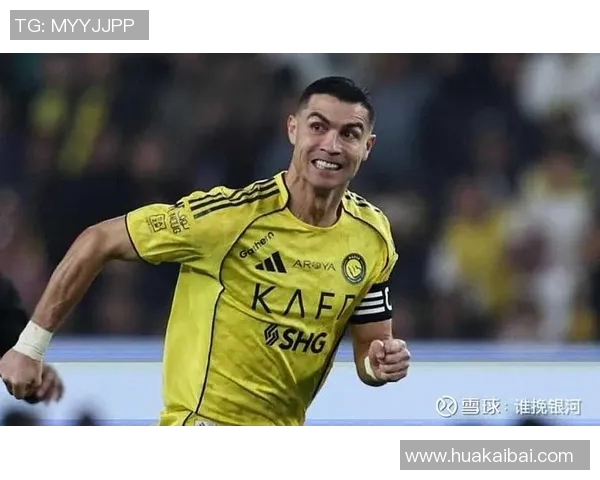 长发黑肤的足球明星在绿茵场上展现非凡技艺与魅力